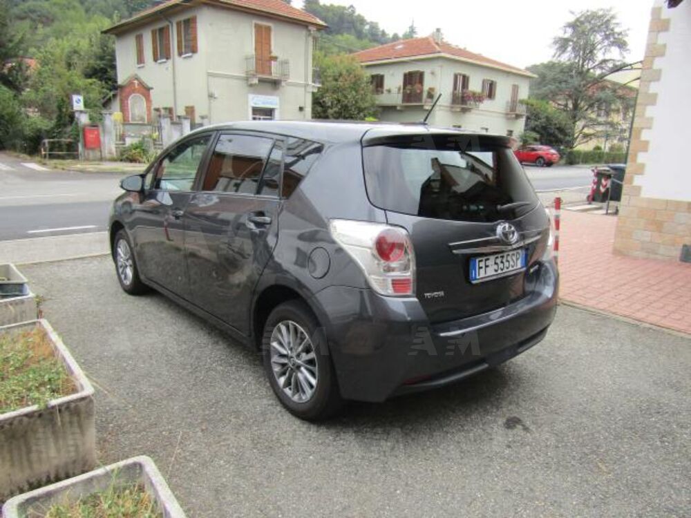 Toyota Verso 1.6 (6)