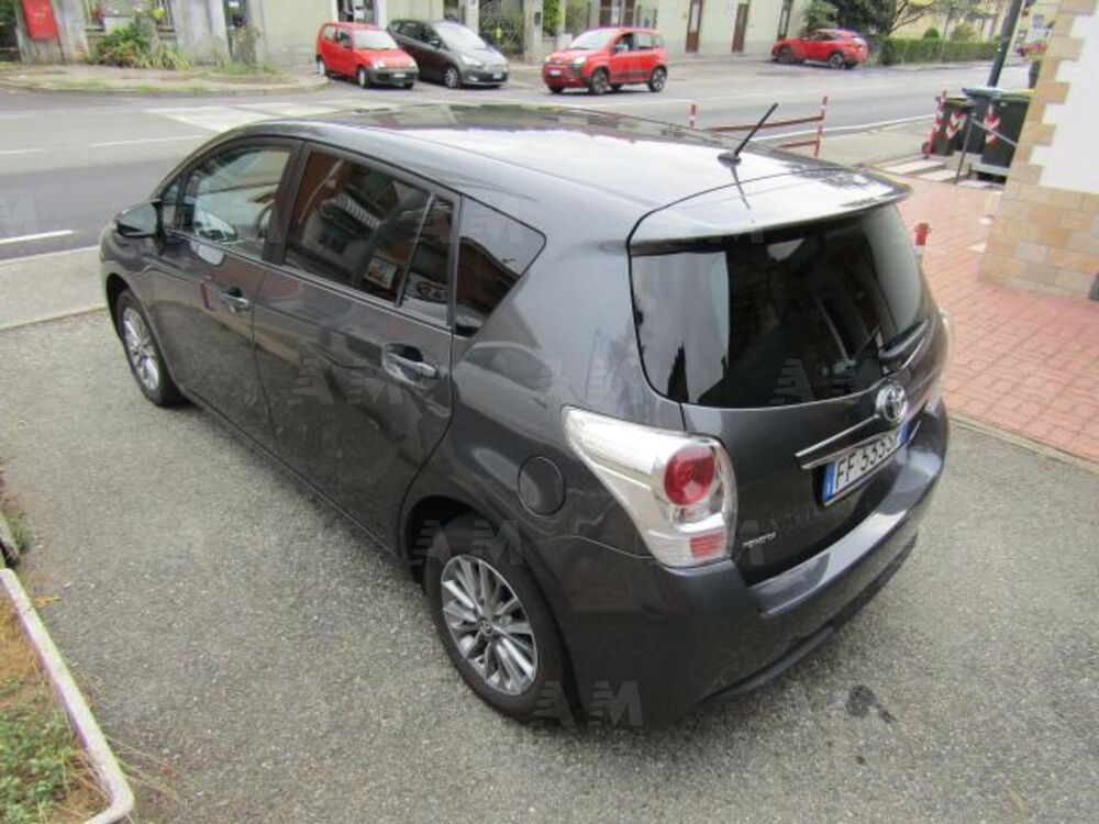Toyota Verso 1.6 (8)