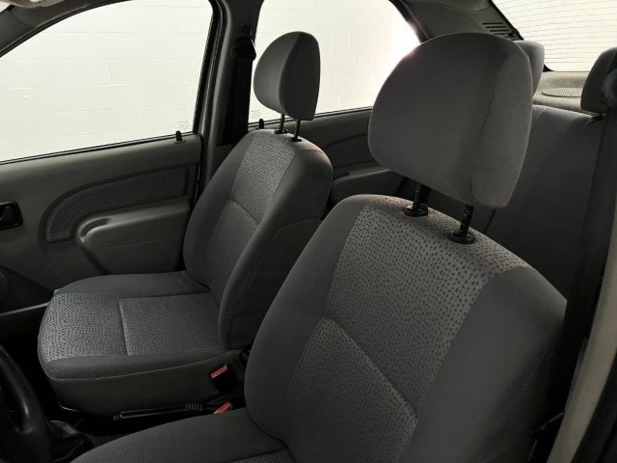 Dacia Logan 1.5 dCi 70CV Lauréate (13)