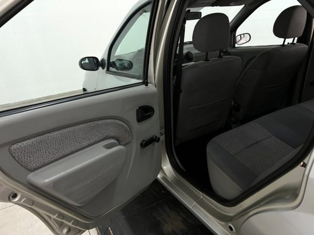Dacia Logan 1.5 dCi 70CV Lauréate (19)