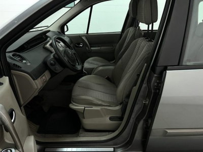 Renault Scenic E-Tech Electric 1.9 dCi Luxe Privilège (12)