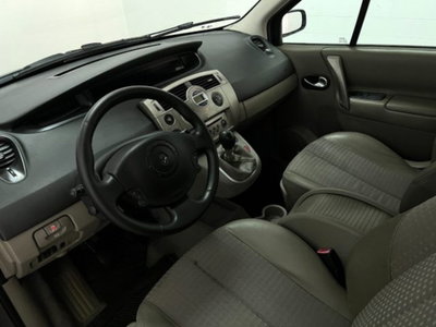 Renault Scenic E-Tech Electric 1.9 dCi Luxe Privilège (13)
