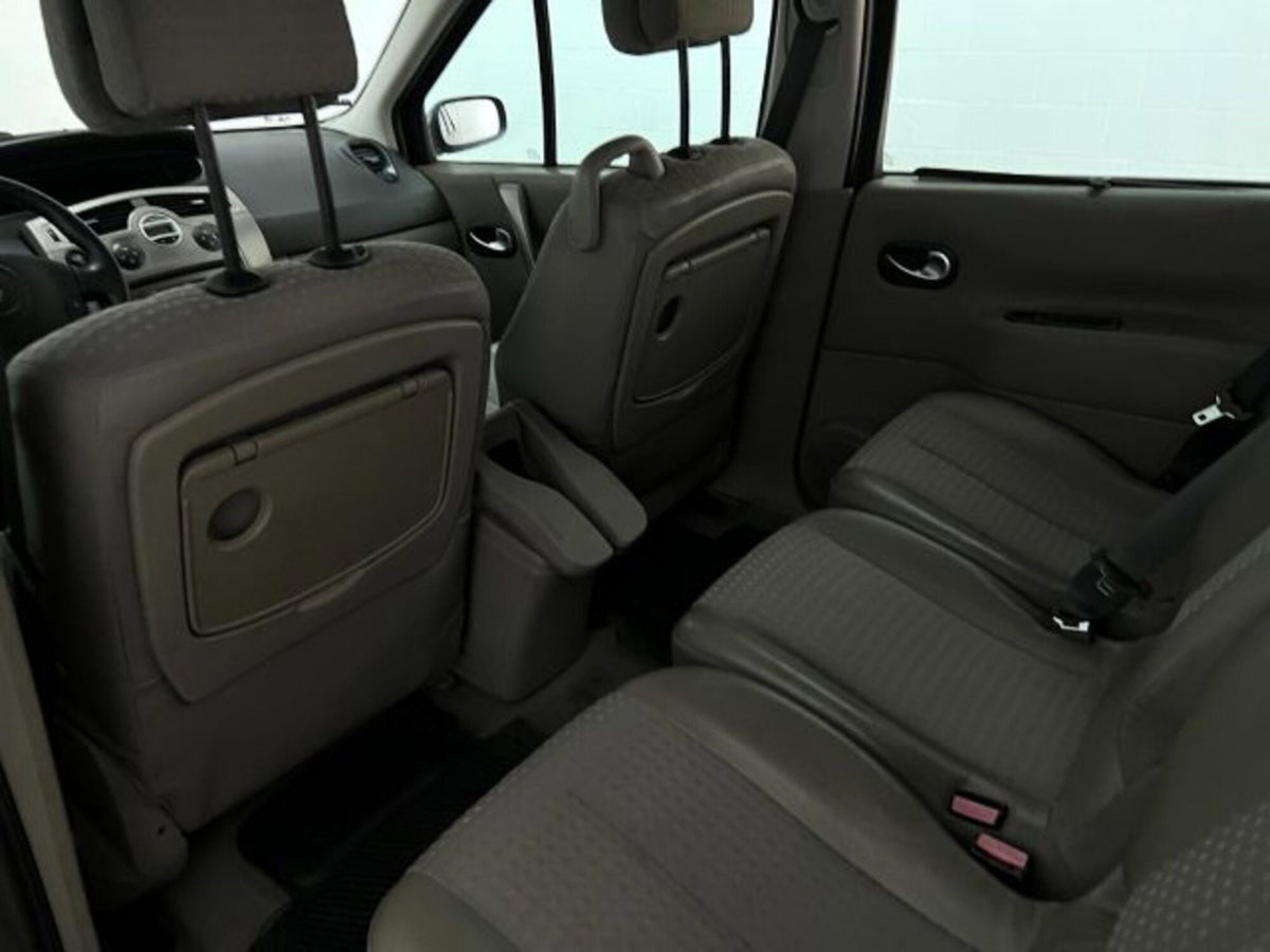 Renault Scenic E-Tech Electric 1.9 dCi Luxe Privilège (17)