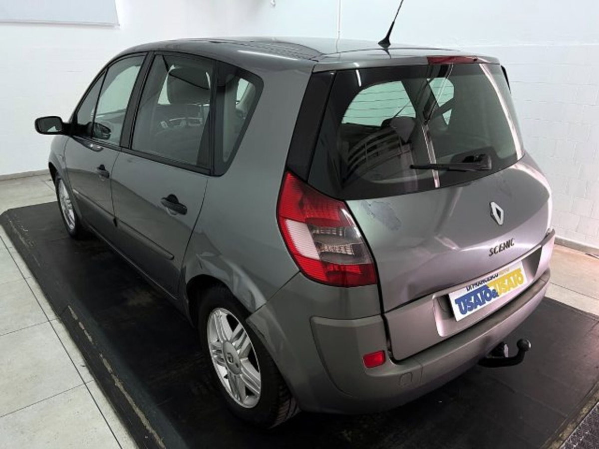 Renault Scenic E-Tech Electric 1.9 dCi Luxe Privilège (2)