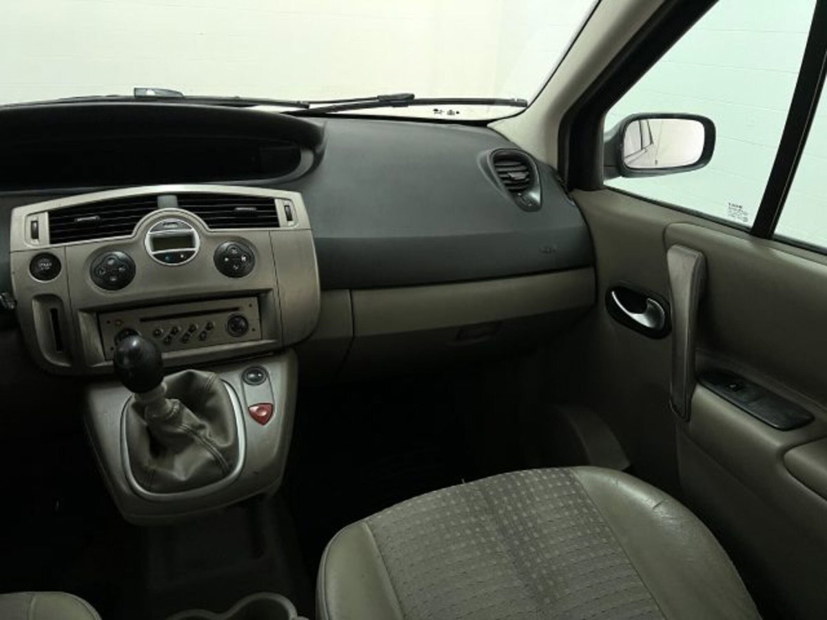 Renault Scenic E-Tech Electric 1.9 dCi Luxe Privilège (20)