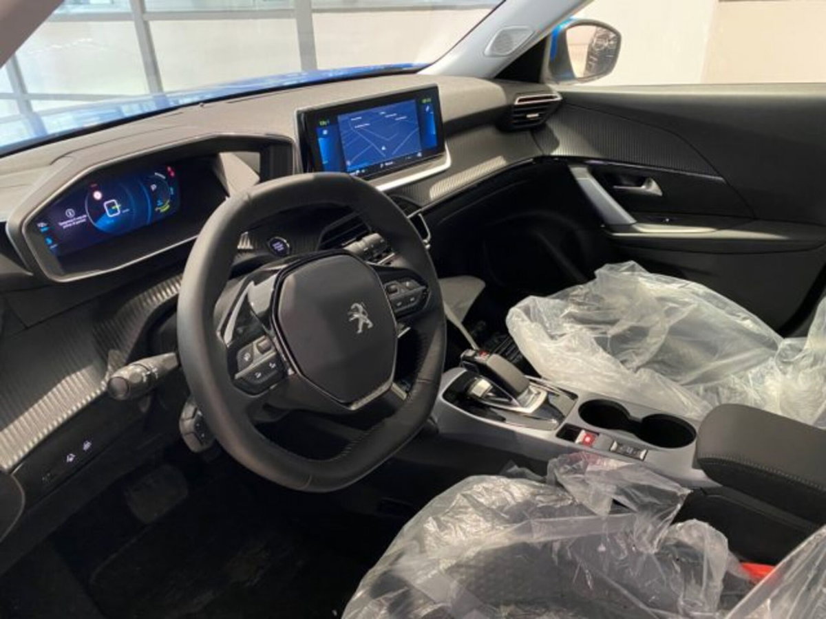 Peugeot 2008 motore elettrico 136 CV Allure Pack (14)