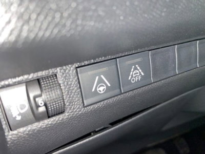 Peugeot 2008 motore elettrico 136 CV Allure Pack (15)