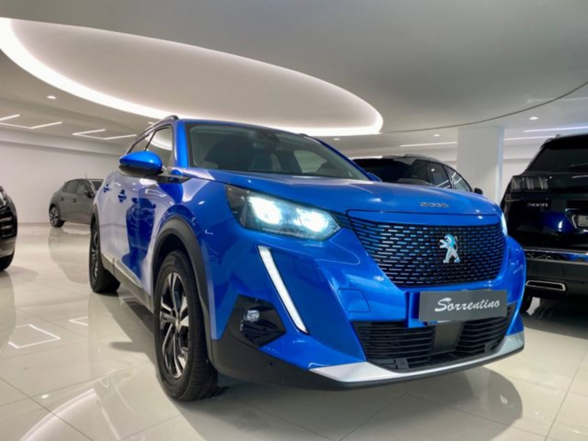 Peugeot 2008 motore elettrico 136 CV Allure Pack (2)