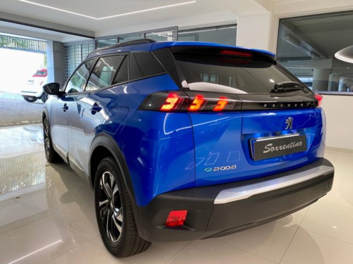 Peugeot 2008 motore elettrico 136 CV Allure Pack (9)