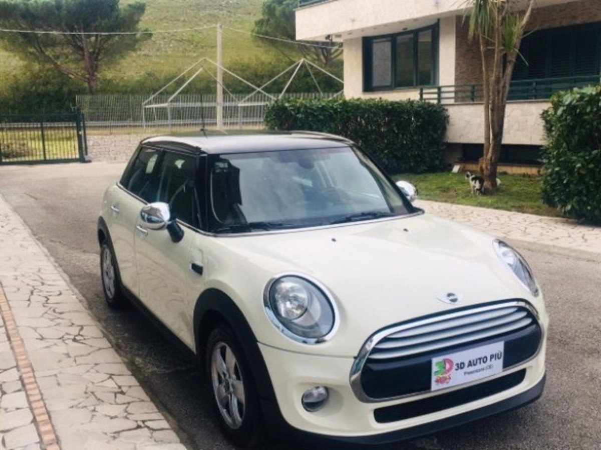 MINI Mini 1.5 Cooper D Business 5 porte (10)