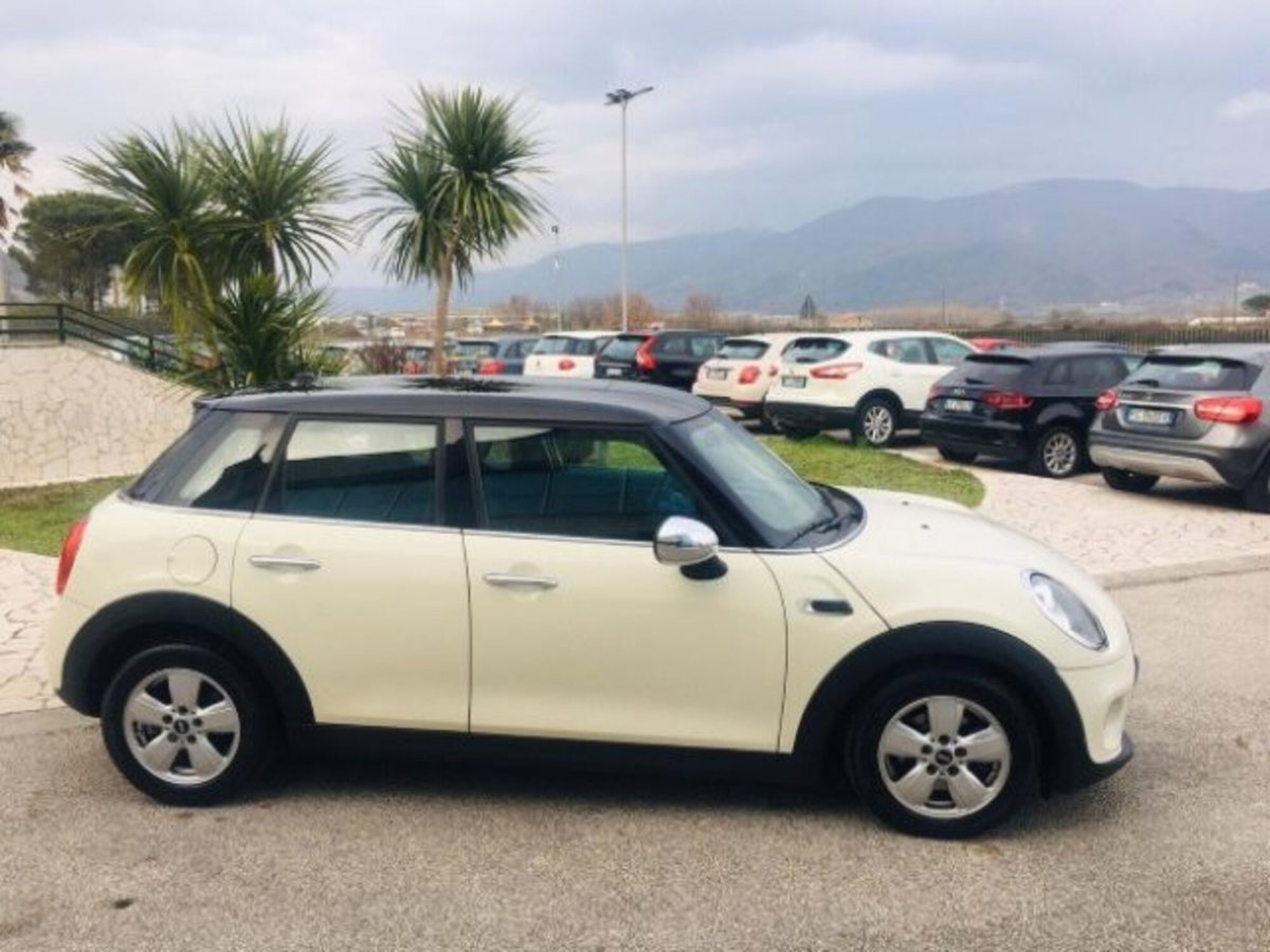 MINI Mini 1.5 Cooper D Business 5 porte (12)