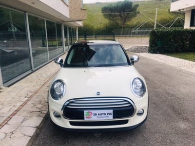 MINI Mini 1.5 Cooper D Business 5 porte (14)