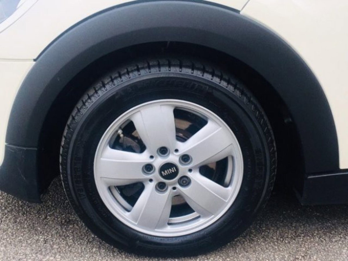 MINI Mini 1.5 Cooper D Business 5 porte (19)