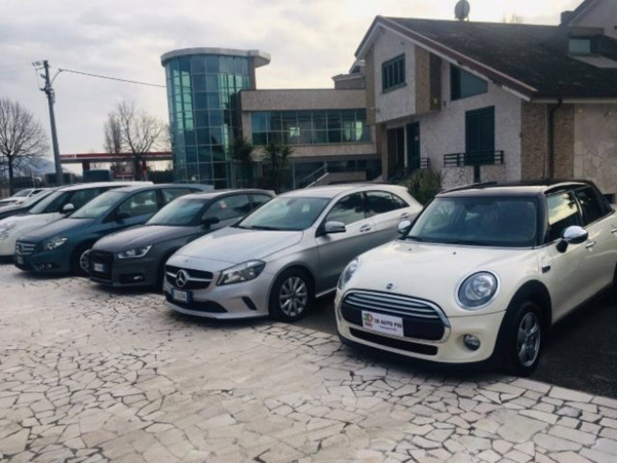 MINI Mini 1.5 Cooper D Business 5 porte (6)