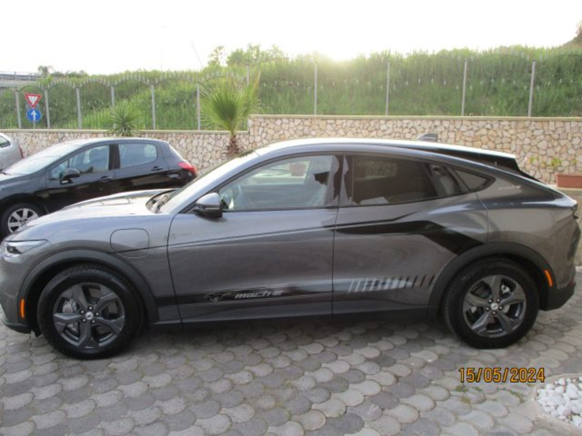 Ford Mustang Mach-E Extended 294CV (4)