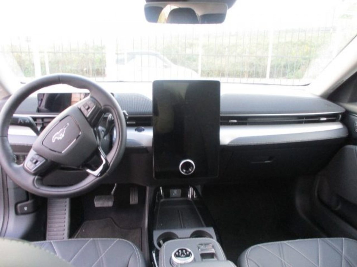 Ford Mustang Mach-E Extended 294CV (7)