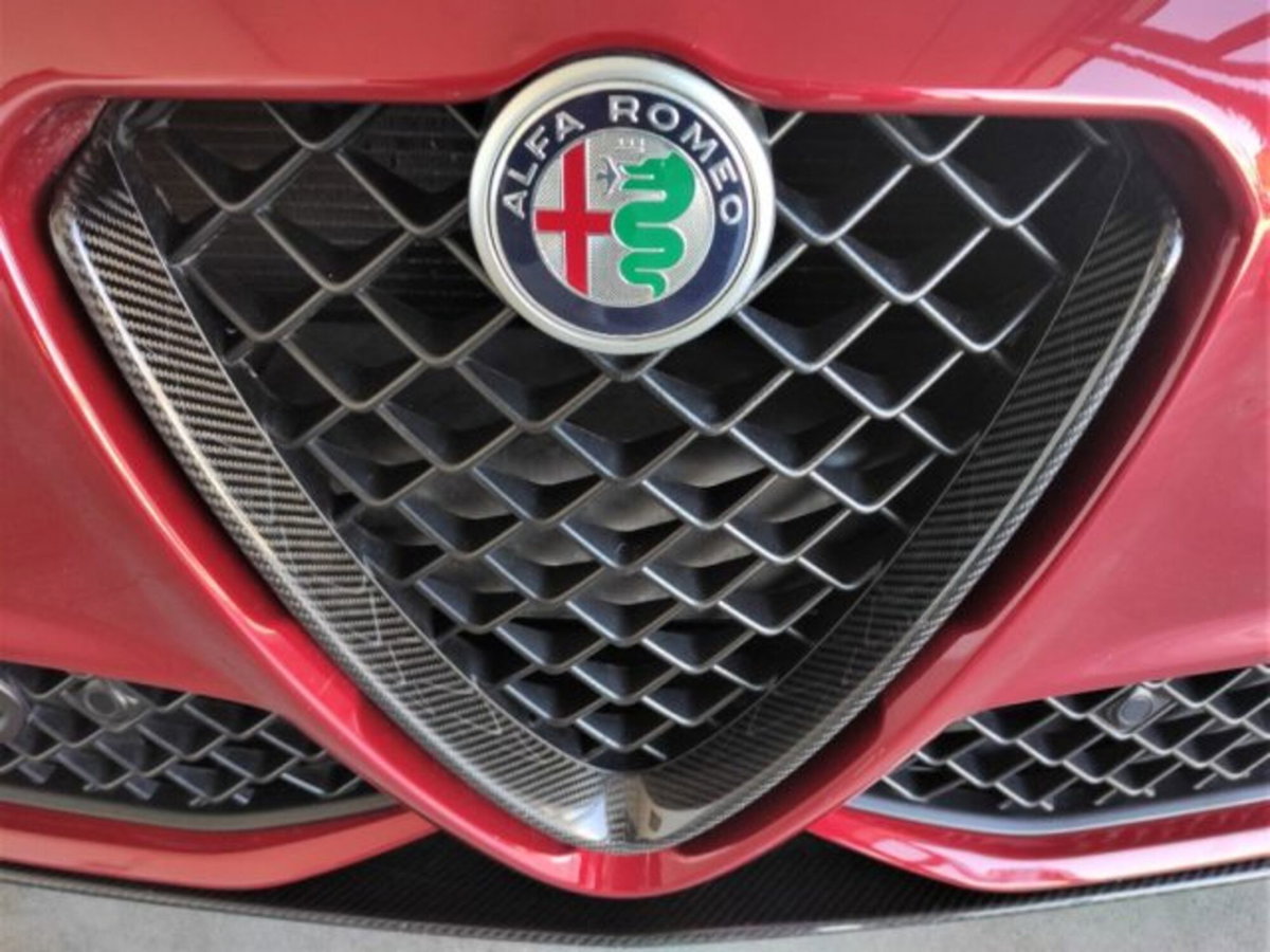 Alfa Romeo Giulia 2.9 T V6 Quadrifoglio (12)