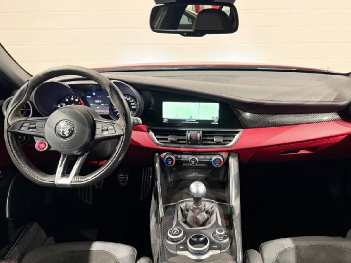 Alfa Romeo Giulia 2.9 T V6 Quadrifoglio (15)