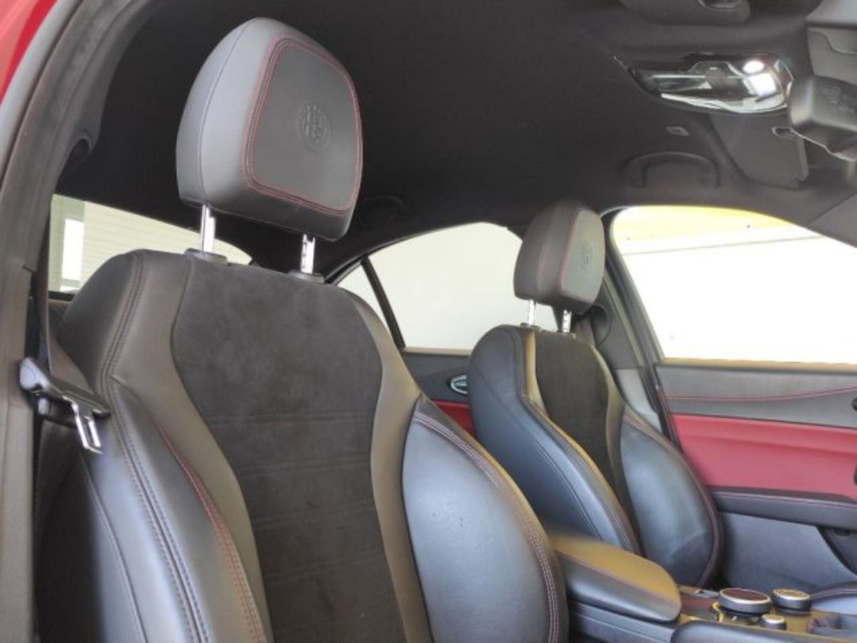 Alfa Romeo Giulia 2.9 T V6 Quadrifoglio (20)