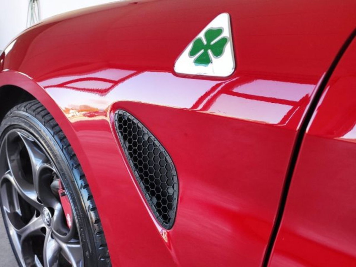 Alfa Romeo Giulia 2.9 T V6 Quadrifoglio (13)