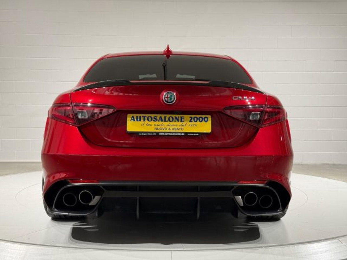 Alfa Romeo Giulia 2.9 T V6 Quadrifoglio (4)
