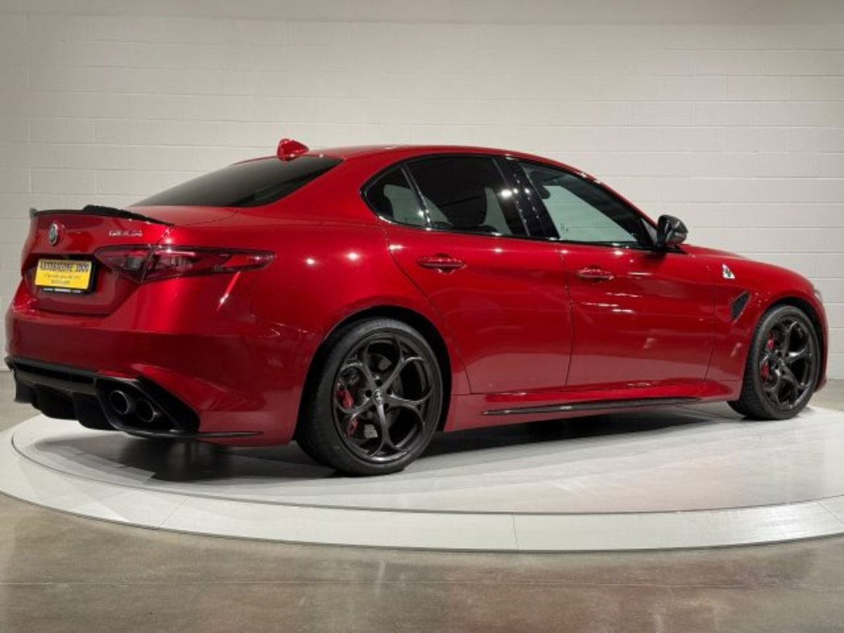 Alfa Romeo Giulia 2.9 T V6 Quadrifoglio (5)