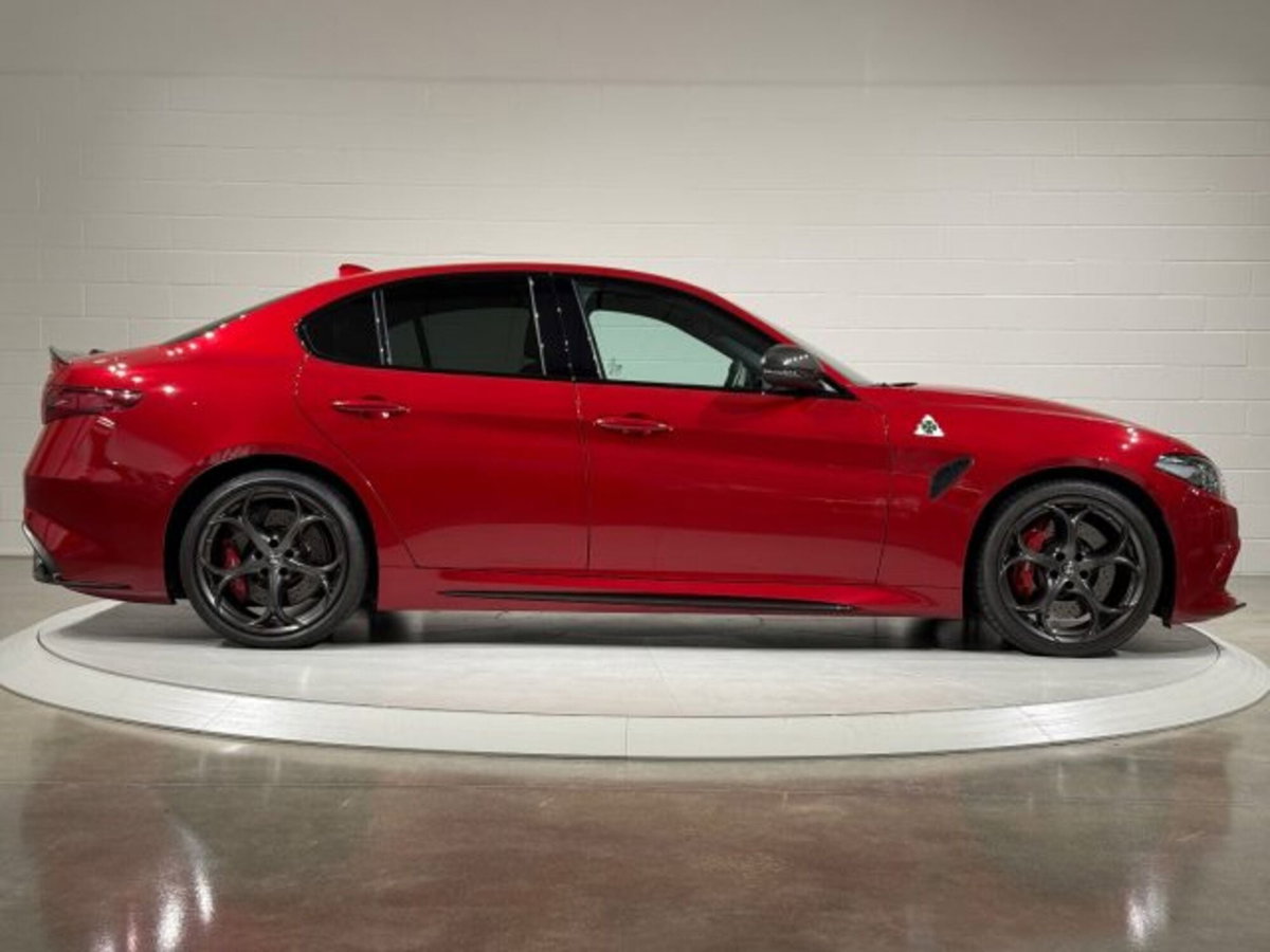 Alfa Romeo Giulia 2.9 T V6 Quadrifoglio (6)