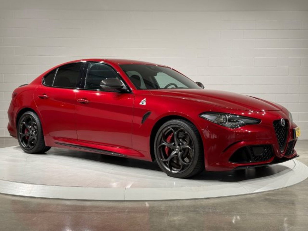 Alfa Romeo Giulia 2.9 T V6 Quadrifoglio (7)