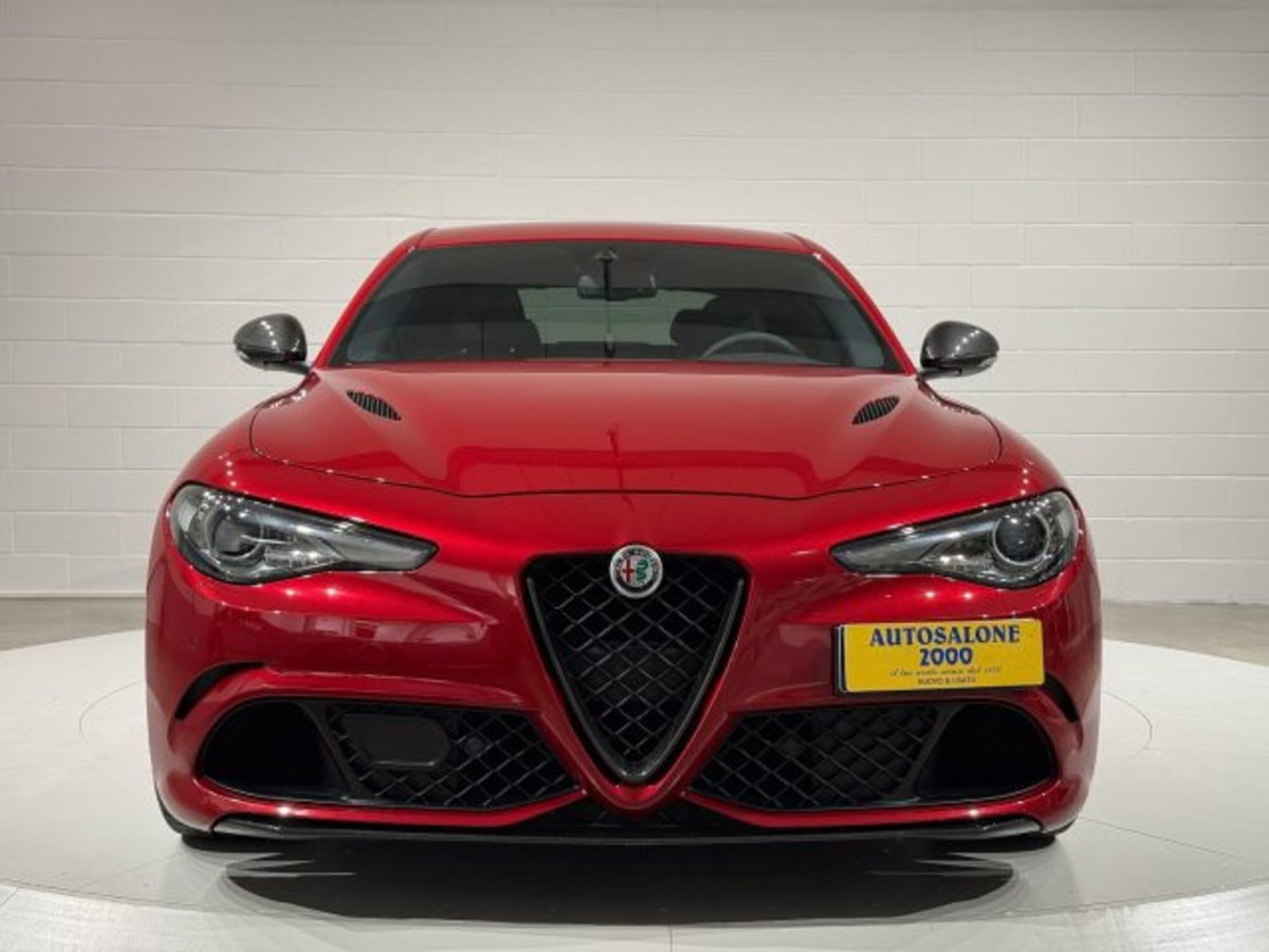 Alfa Romeo Giulia 2.9 T V6 Quadrifoglio (8)