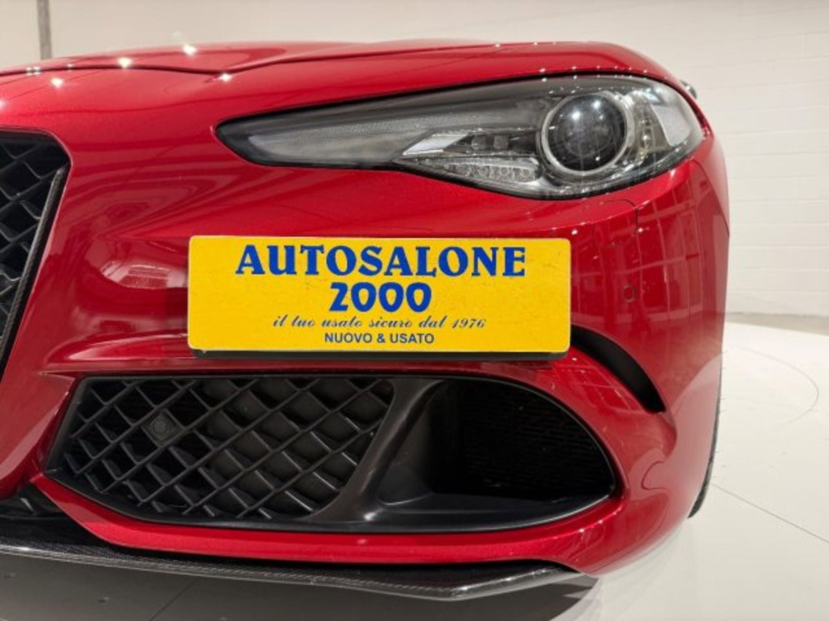 Alfa Romeo Giulia 2.9 T V6 Quadrifoglio (9)