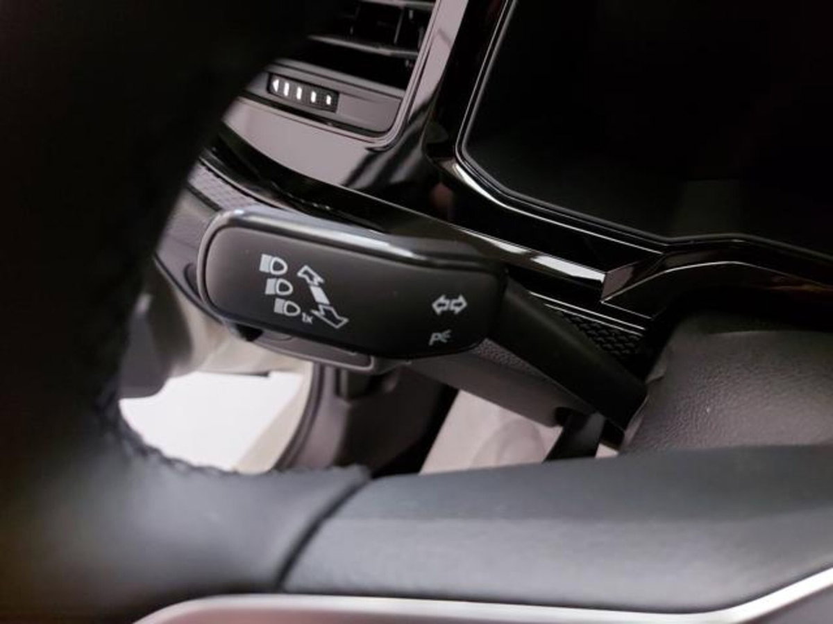 Volkswagen Polo 1.0 Edition 80cv (11)