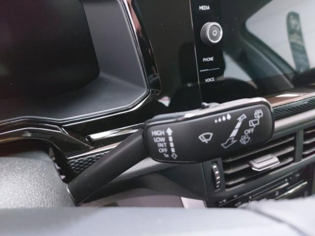 Volkswagen Polo 1.0 Edition 80cv (12)