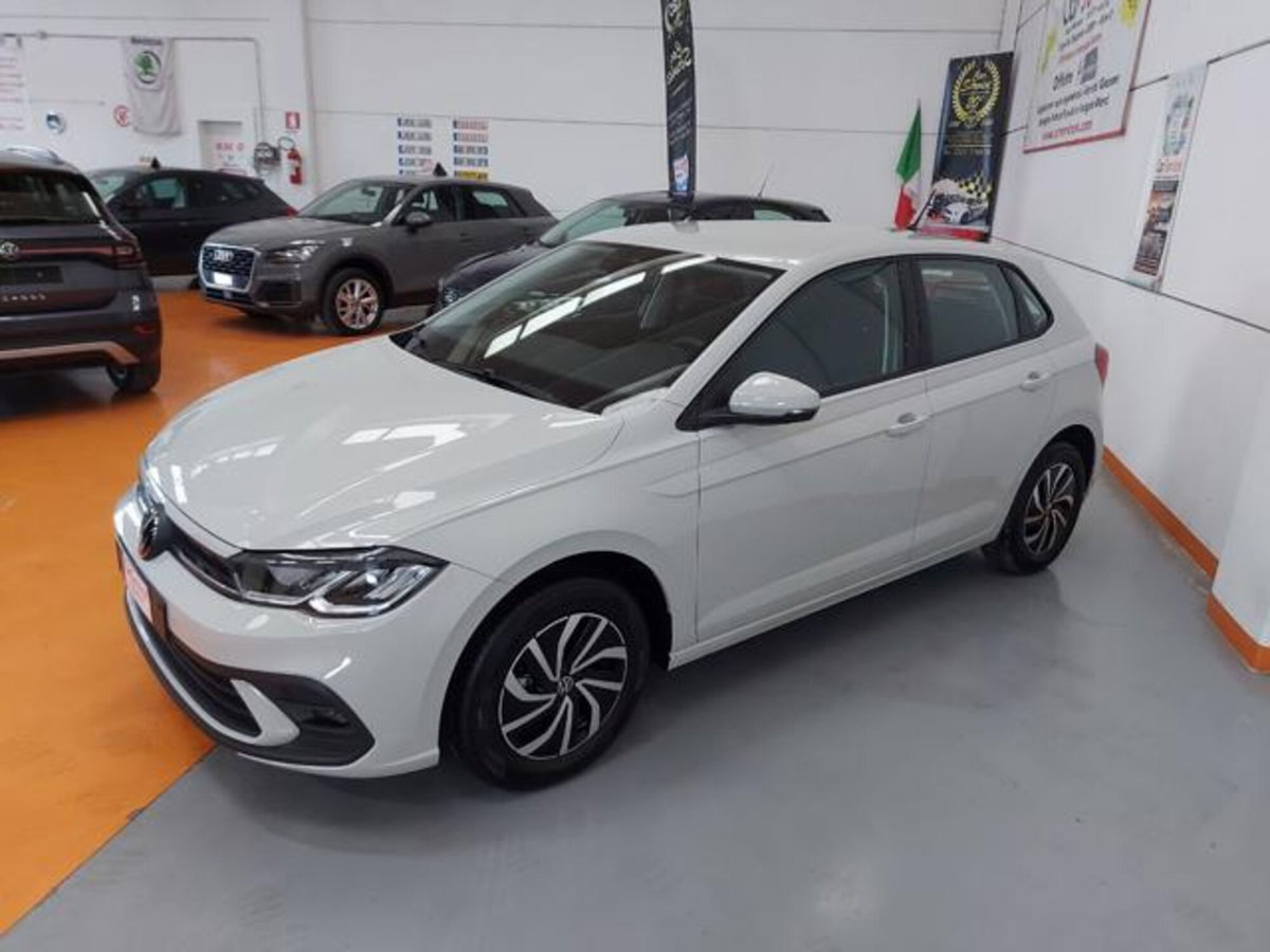 Volkswagen Polo 1.0 Edition 80cv (2)
