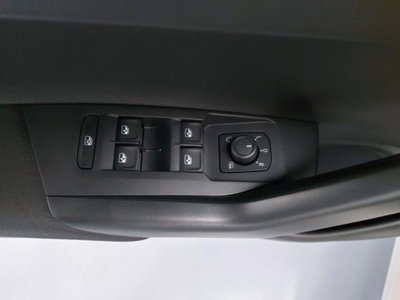 Volkswagen Polo 1.0 Edition 80cv (6)