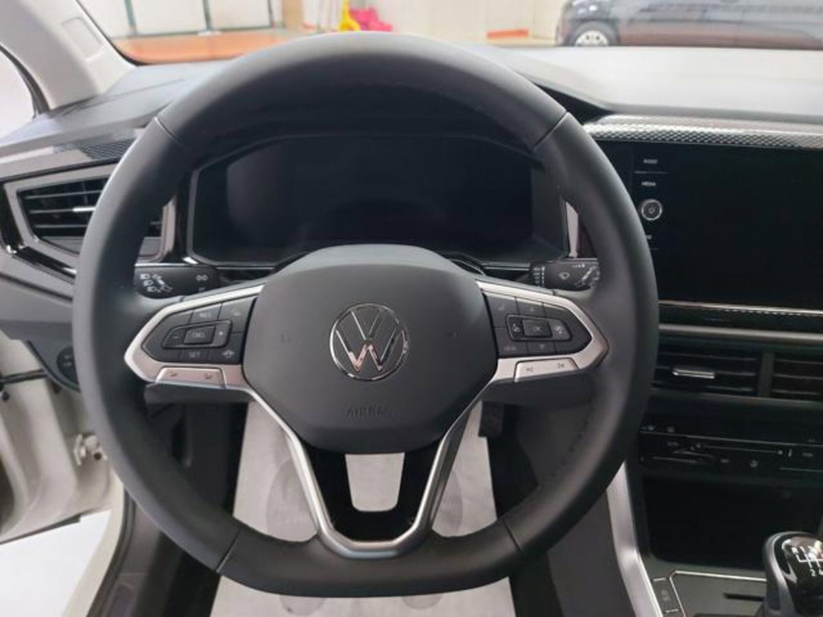 Volkswagen Polo 1.0 Edition 80cv (8)