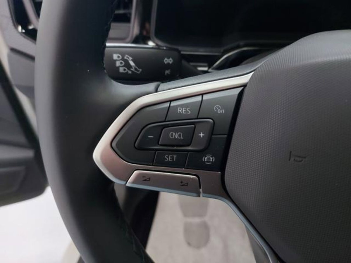 Volkswagen Polo 1.0 Edition 80cv (9)