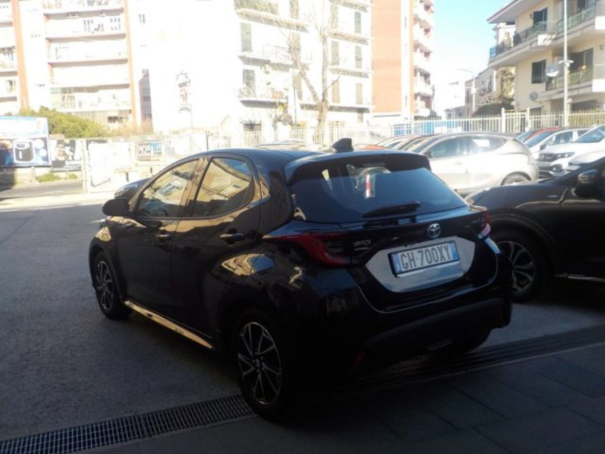 Toyota Yaris 115 Yaris (12)