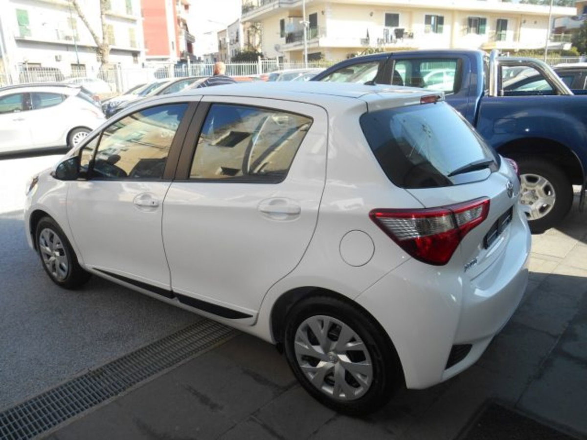 Toyota Yaris 115 Yaris (13)