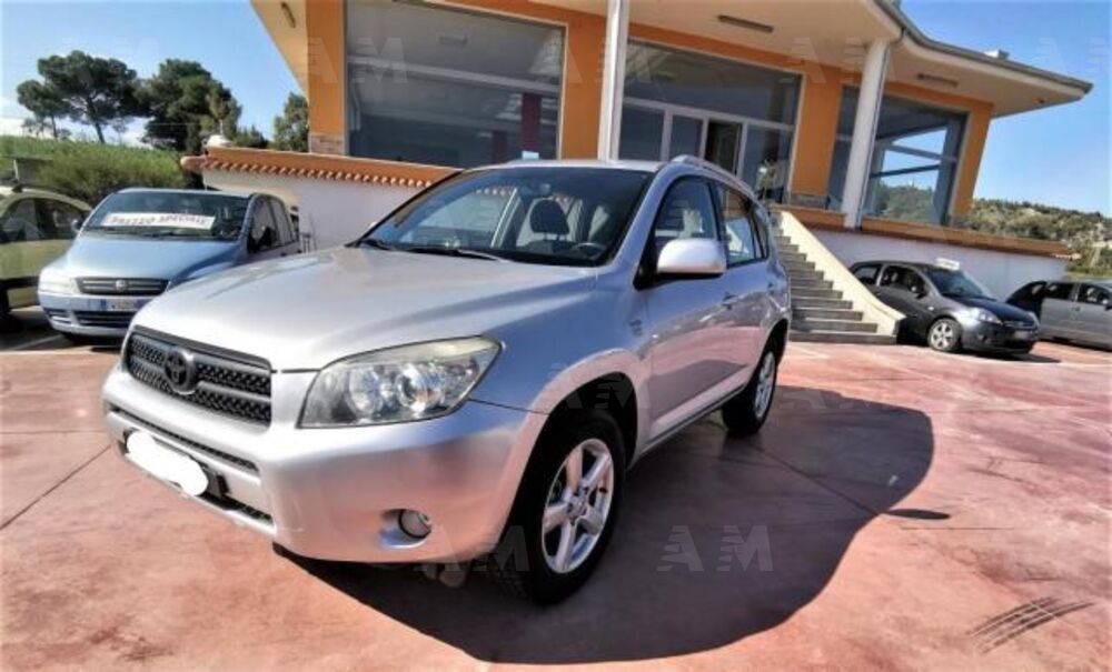 Toyota Rav4 2.2 D-4D 136 CV DPF Sol (2)