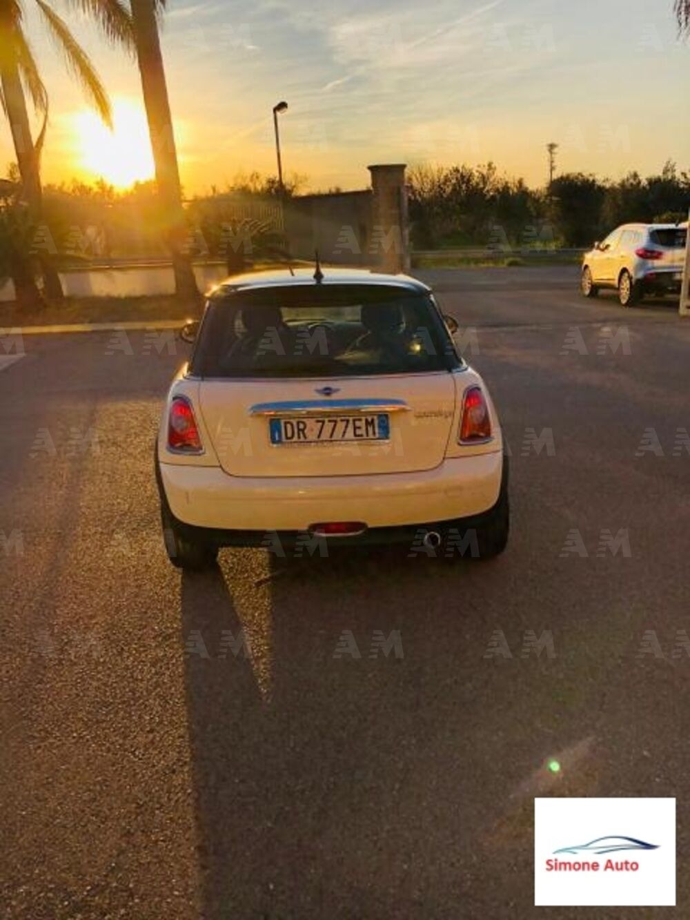 MINI Mini 1.6 16V Cooper D (2)