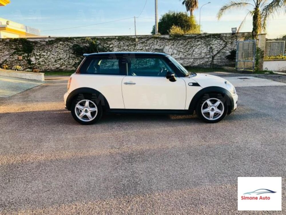 MINI Mini 1.6 16V Cooper D (3)