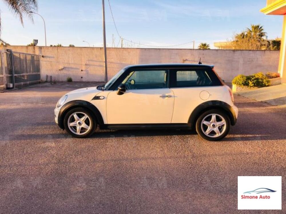 MINI Mini 1.6 16V Cooper D (4)