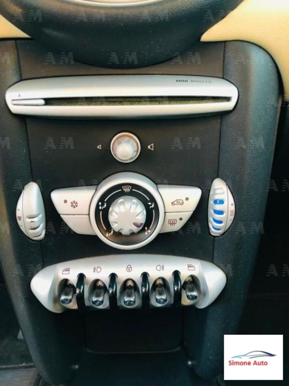 MINI Mini 1.6 16V Cooper D (9)