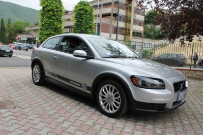 Volvo C30 1.6 (2)