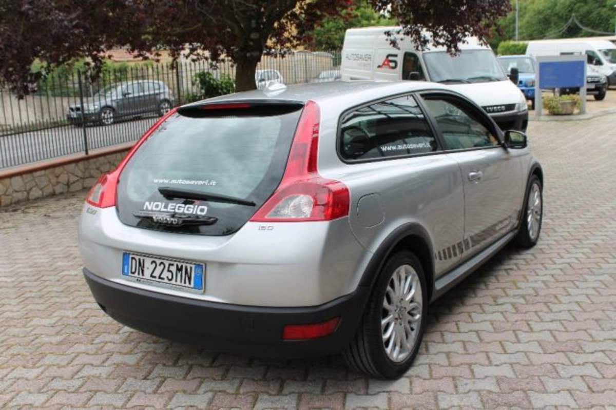 Volvo C30 1.6 (3)