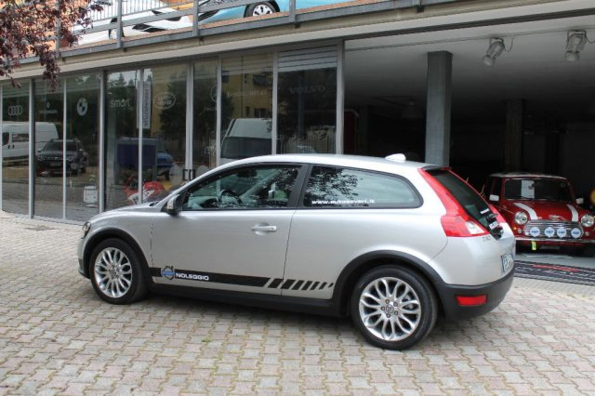 Volvo C30 1.6 (6)