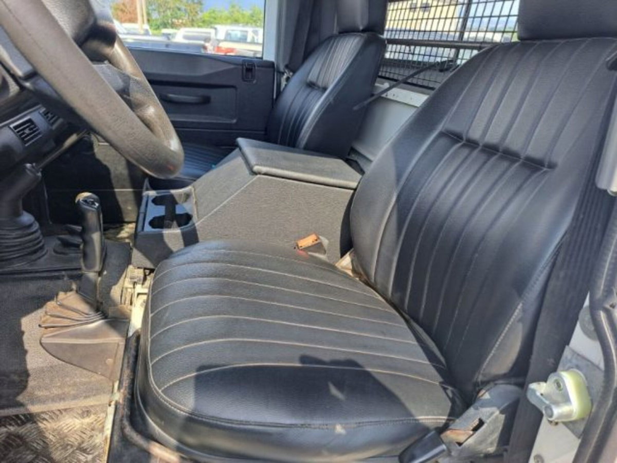 Land Rover Defender 90 2.5 Td5 Station Wagon E (10)