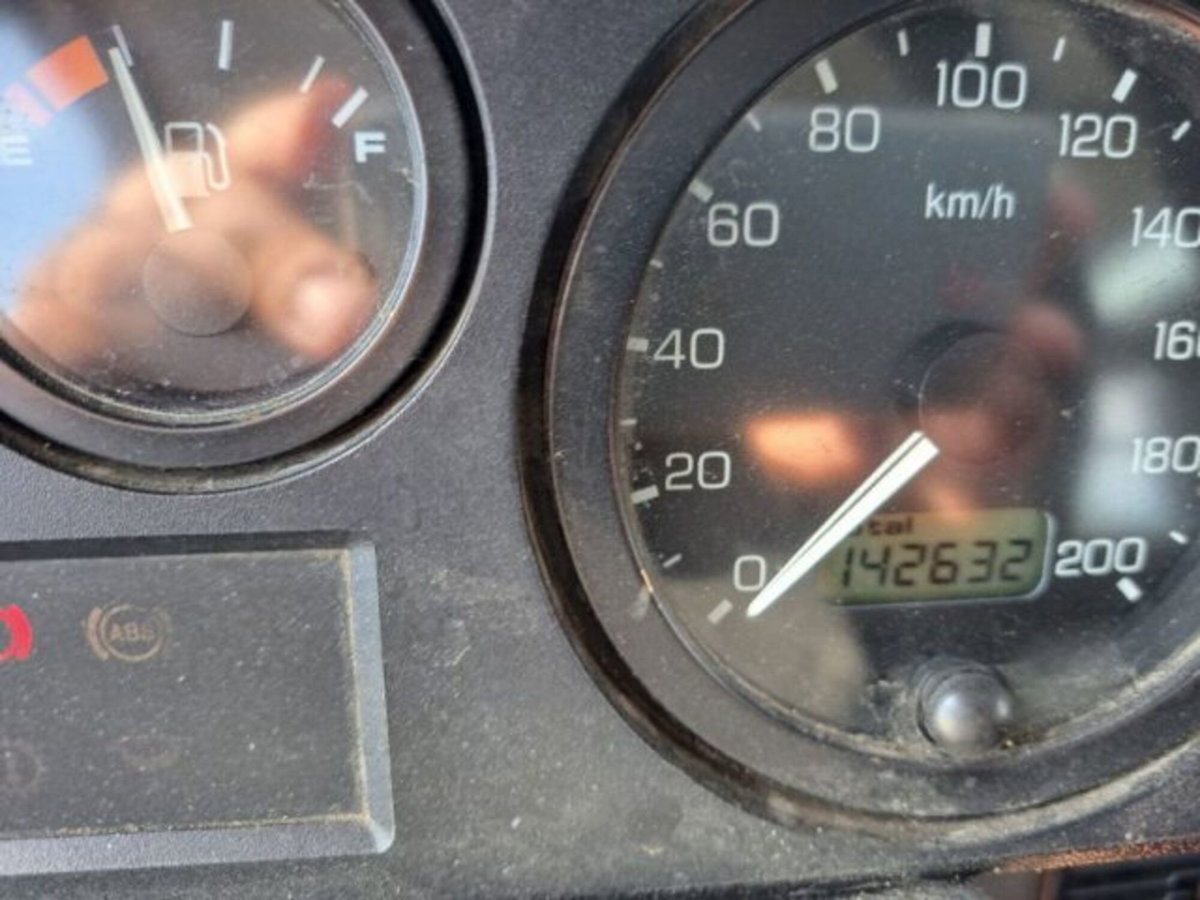 Land Rover Defender 90 2.5 Td5 Station Wagon E (13)