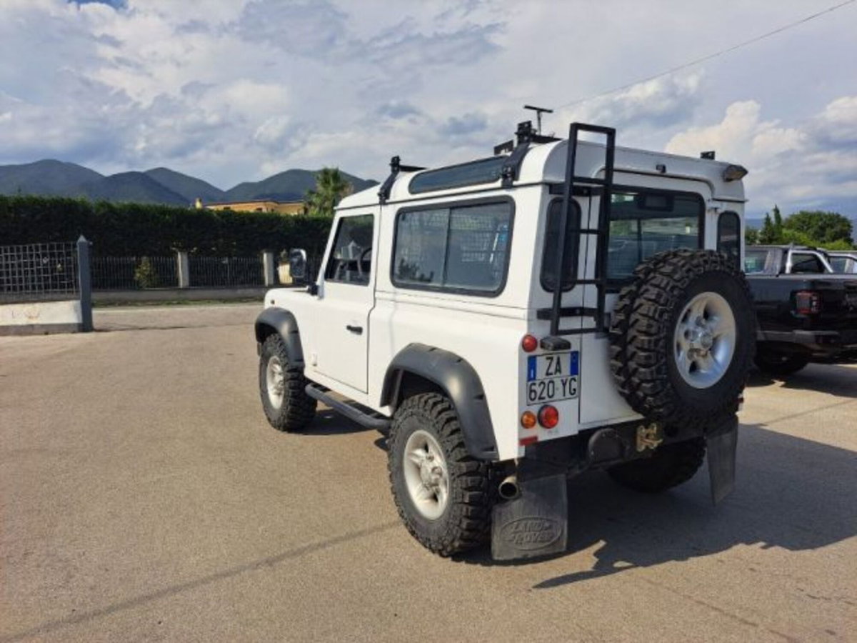 Land Rover Defender 90 2.5 Td5 Station Wagon E (4)