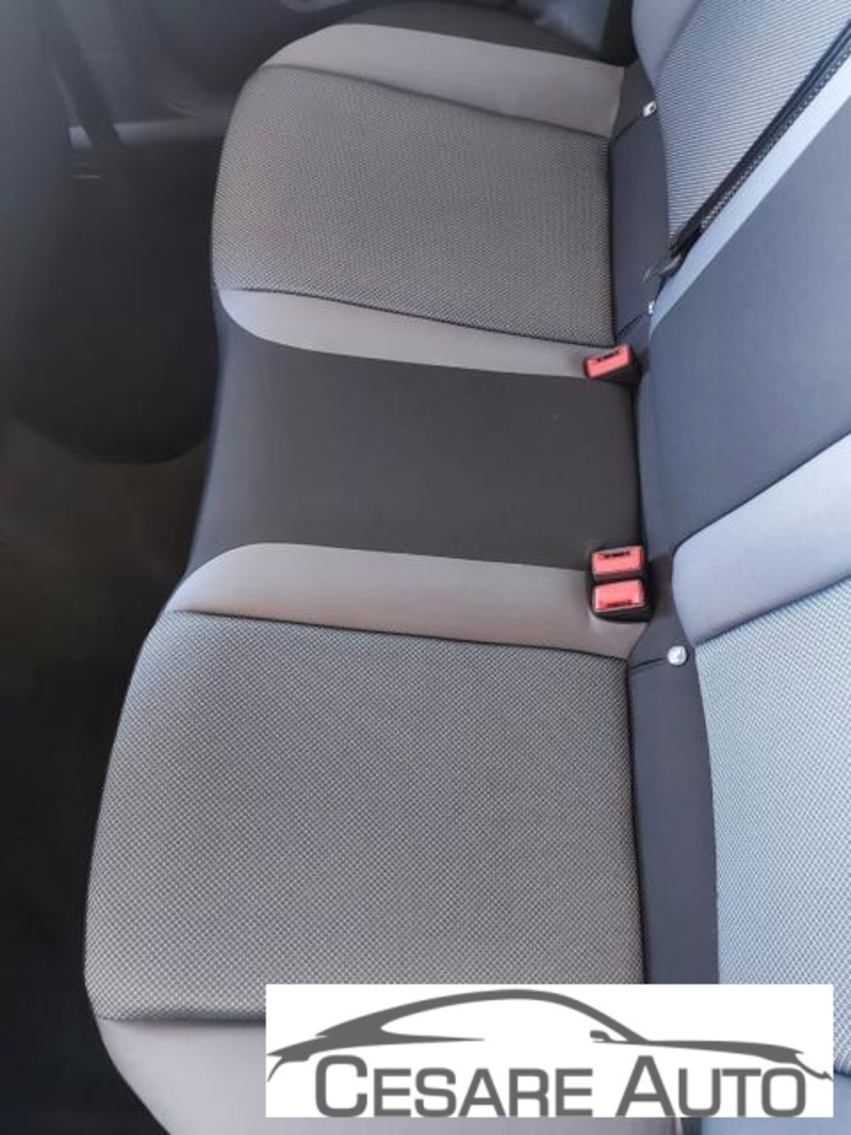 SEAT Arona 1.6 TDI 95 CV Style (10)